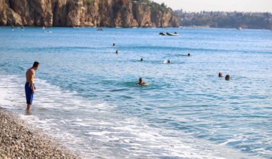 Antalya kasım ayında yazdan kalma günler yaşıyor