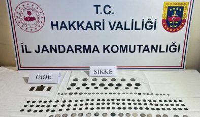 Hakkari’de Bizans dönemine ait 163 sikke ele geçirildi