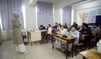Hatayın depremzede öğretmeni: Güler Sülü