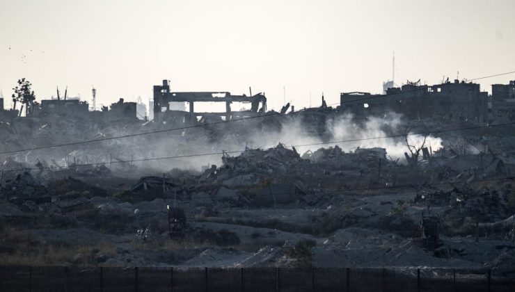 Katil İsrail’in Gazze’de sivilleri hedef aldığı saldırılarda en az 5 kişi öldü