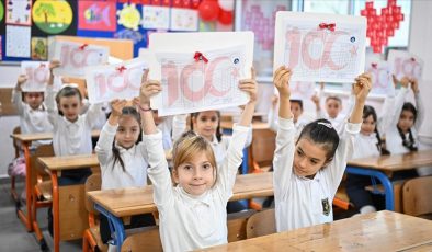 Öğrenciler cuma günü karne alıp yarıyıl tatiline başlayacak