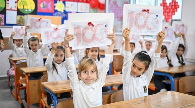 Öğrenciler cuma günü karne alıp yarıyıl tatiline başlayacak
