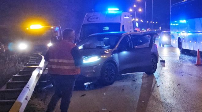 Çorum’da otomobil ile hafif ticari araç çarpıştı: 4 yaralı